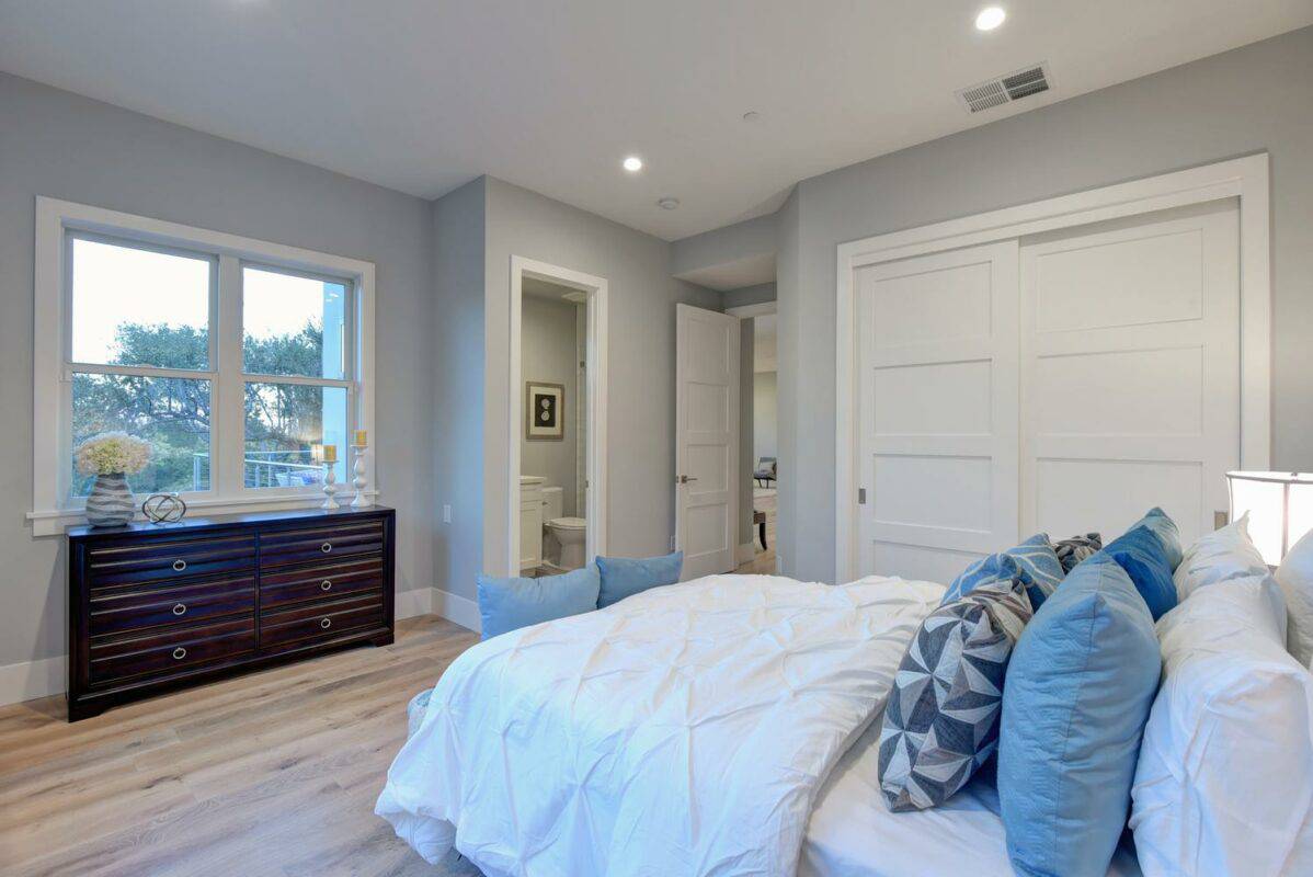 10888_Magdalena_Ave_Los_Altos-large-042-24-Bedroom_Two_View-1498x1000-72dpi