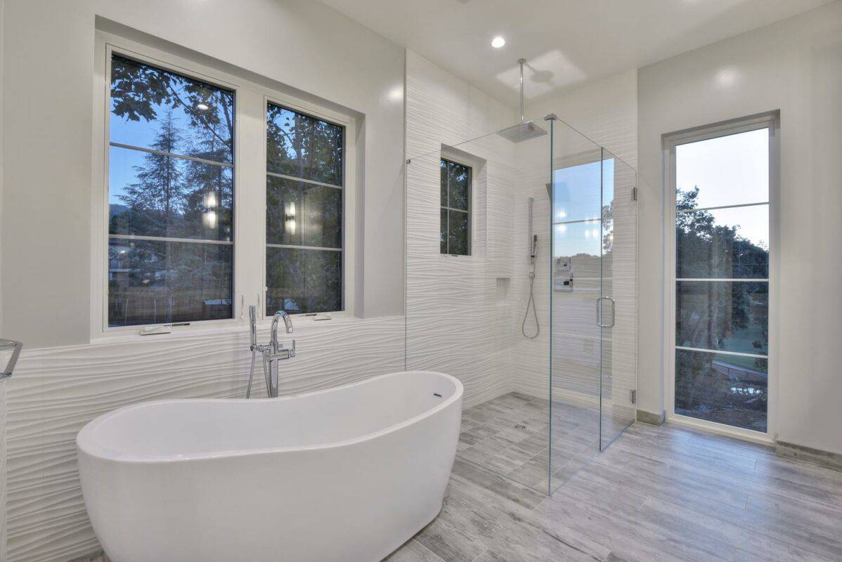 1677_Whitham_Ave_Los_Altos_CA-large-019-020-Master_Bathroom_Bathtub_and-1498x1000-72dpi